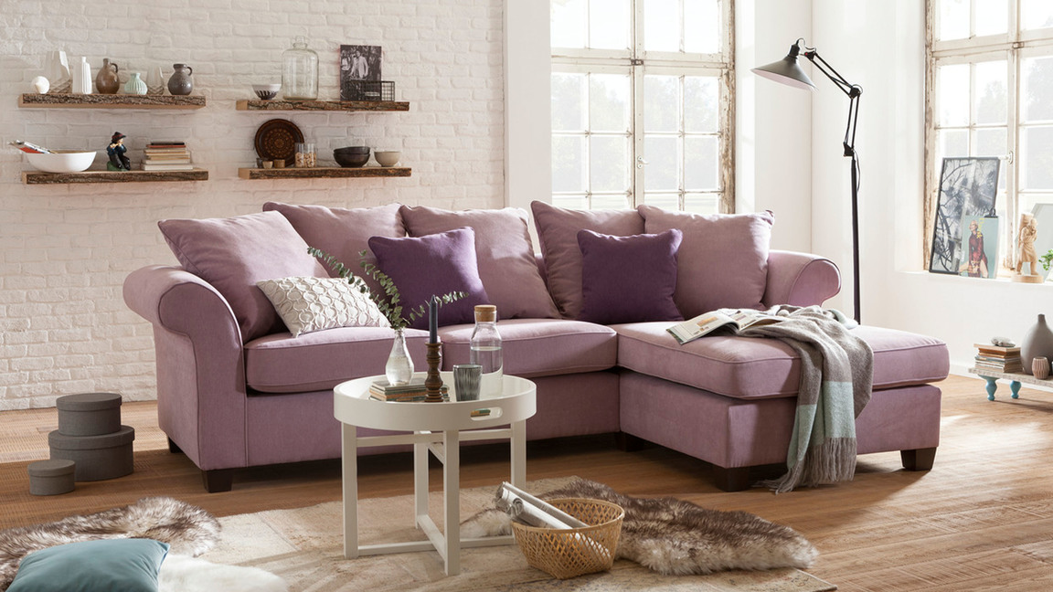 Ecksofa, ein Polstermöbel mit harmonischer Farbgebung