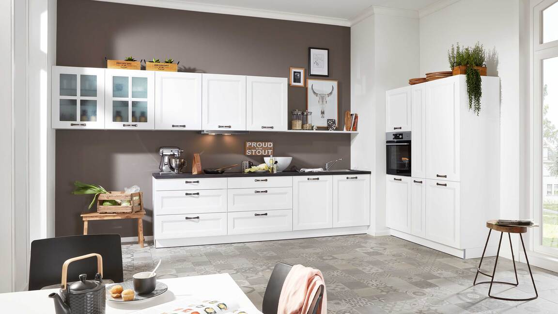 Interliving Küche Serie 3023 mit AEG Einbaugeräten Interliving Küche Serie 3023 mit AEG Einbaugeräten
