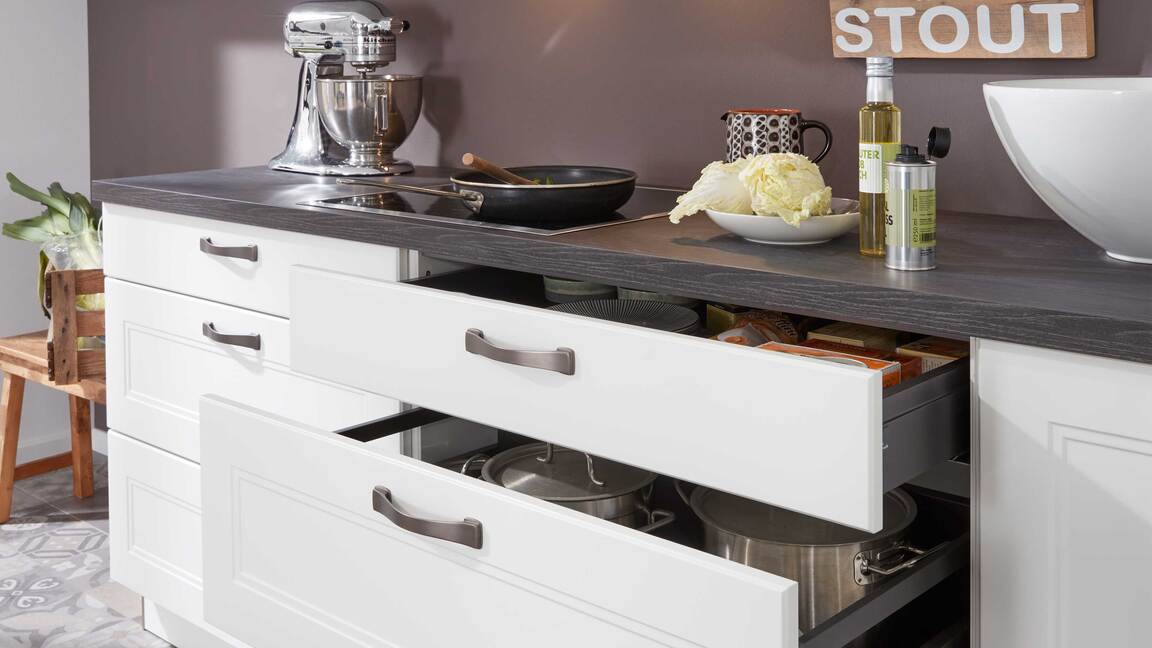Interliving Küche Serie 3023 mit AEG Einbaugeräten Interliving Küche Serie 3023 mit AEG Einbaugeräten