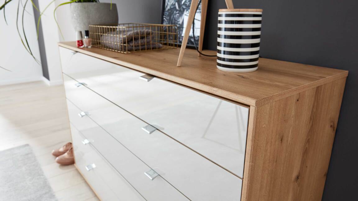 Interliving Schlafzimmer Serie 1017 – Schubladenkommode 137 Interliving Schlafzimmer Serie 1017 – Schubladenkommode 137