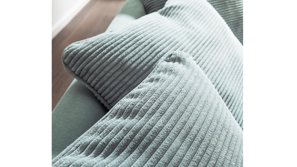 Ecksofa, ein Polstermöbel mit harmonischer Farbgebung