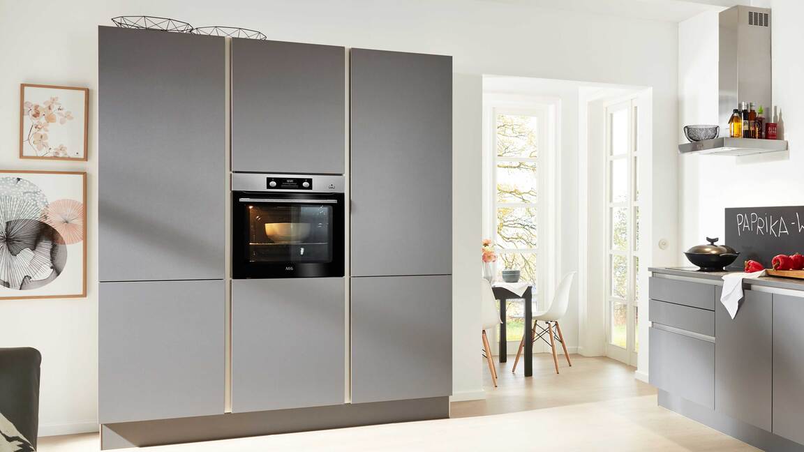 Interliving Küche Serie 3017 mit AEG Einbaugeräten Interliving Küche Serie 3017 mit AEG Einbaugeräten