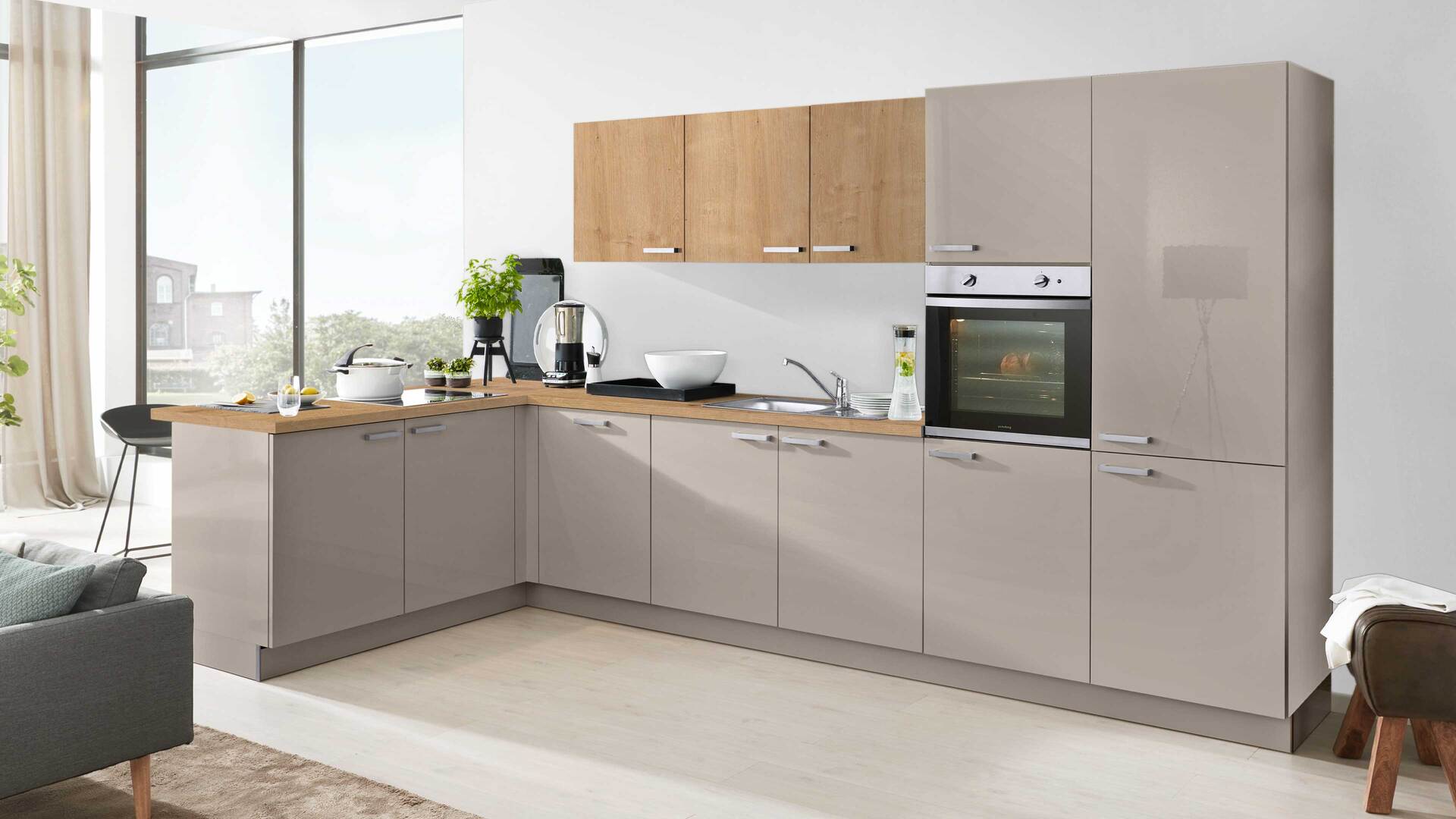 Interliving Küche Serie 3052 mit privileg Einbaugeräten