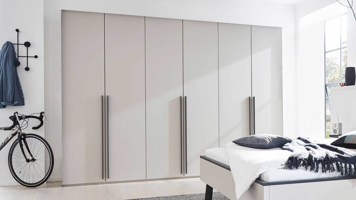 Interliving Schlafzimmer Serie 1014 – Kleiderschrank 1602