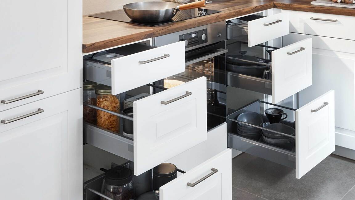 nobilia® Einbauküche Sylt mit AEG Elektrogeräten nobilia® Einbauküche Sylt mit AEG Elektrogeräten