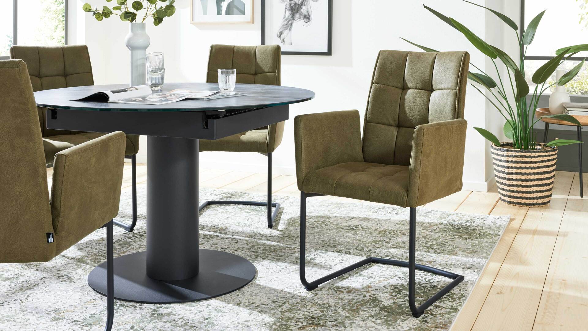Interliving Esszimmer Serie 5104 – Armlehn-Schwingstuhl Interliving Esszimmer Serie 5104 – Armlehn-Schwingstuhl