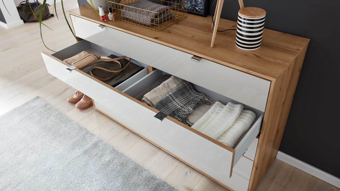 Interliving Schlafzimmer Serie 1017 – Schubladenkommode 137 Interliving Schlafzimmer Serie 1017 – Schubladenkommode 137