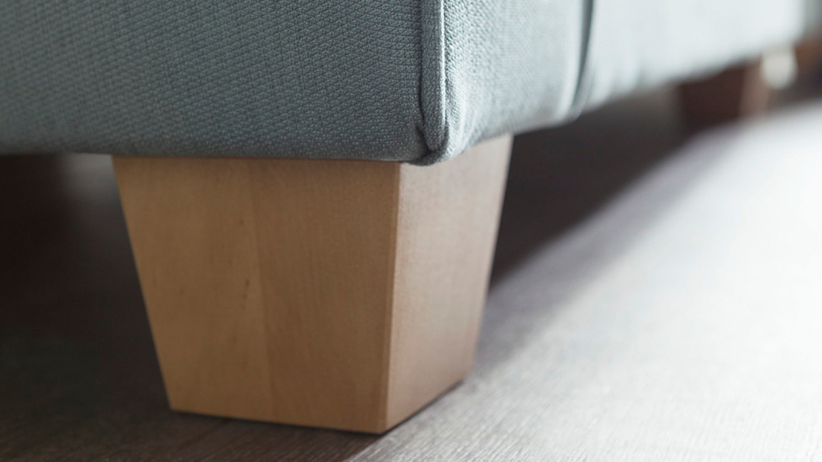 Ecksofa, ein Polstermöbel mit harmonischer Farbgebung